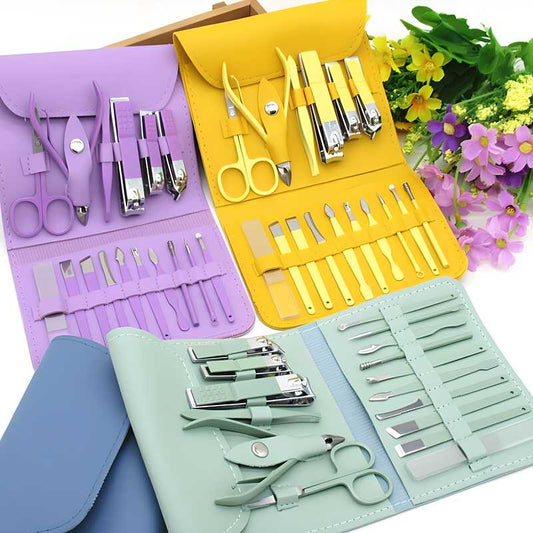 Grooming Kit For Women (Manicure/Pedicure Set) (Portable)